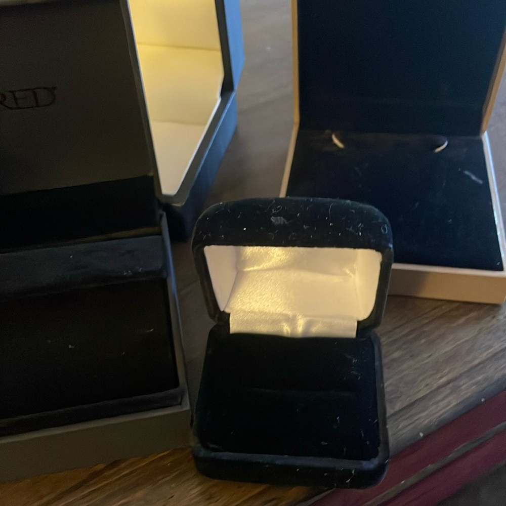 Jewelery boxes
